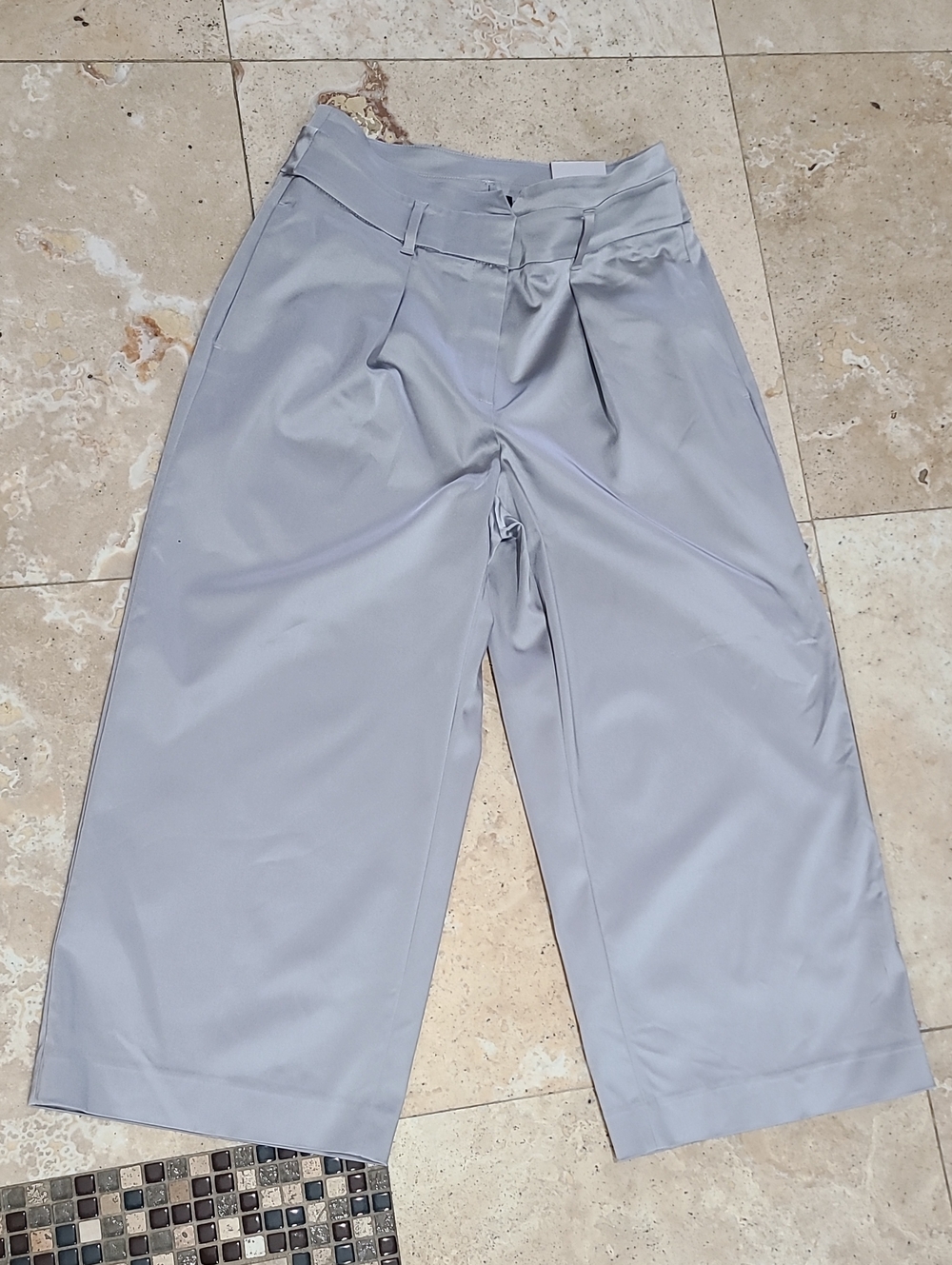 White House Black Market Pale Gray Wide-Leg Cropped Trousers
